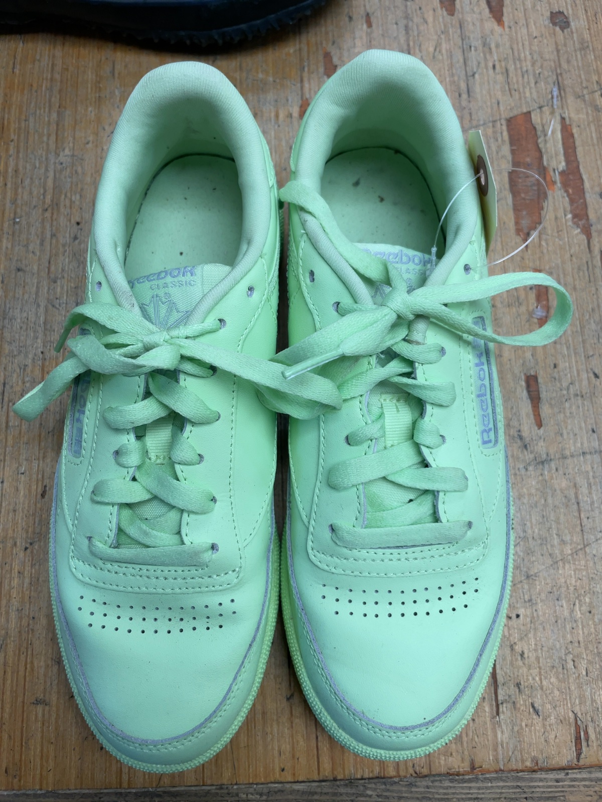 Reebok Classic Size 7.5 USA Green Sneakers