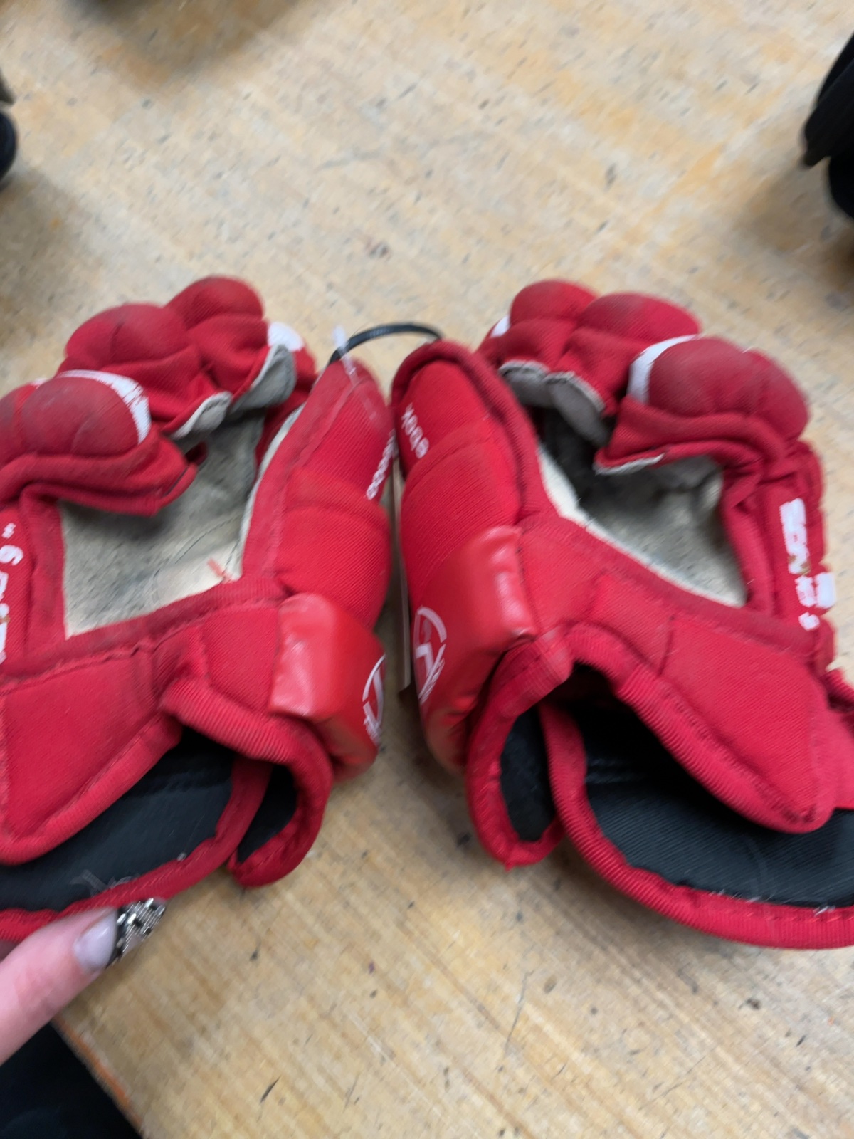Reebok Crosby 9" Hockey Gloves