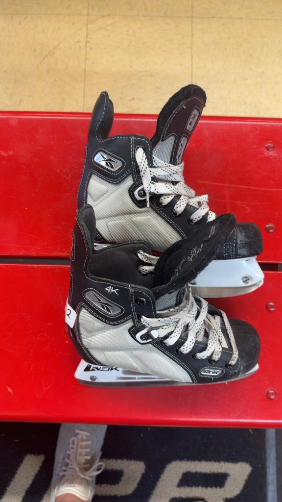 Reebok Ice Hockey Skates 4K Used Size 2