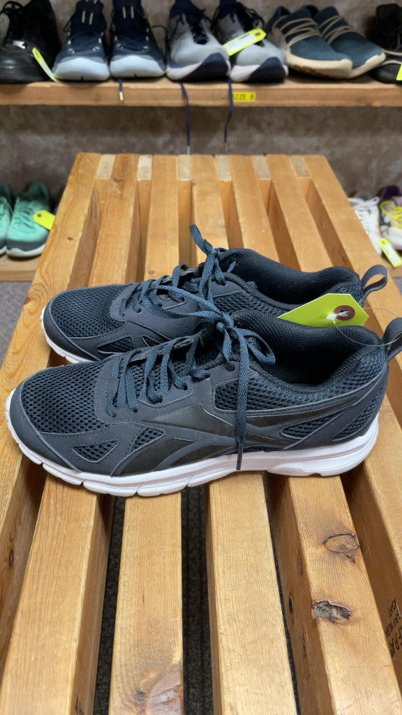 Reebok Navy Running Shoes Size 7