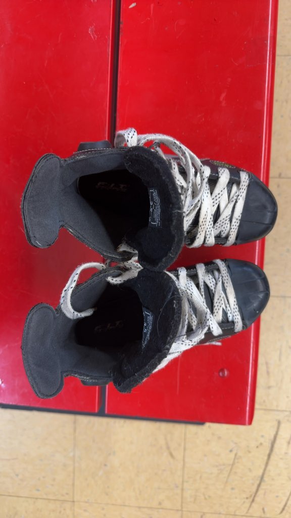 Reebok RBK Pump Hockey Skates Used Size 3.5