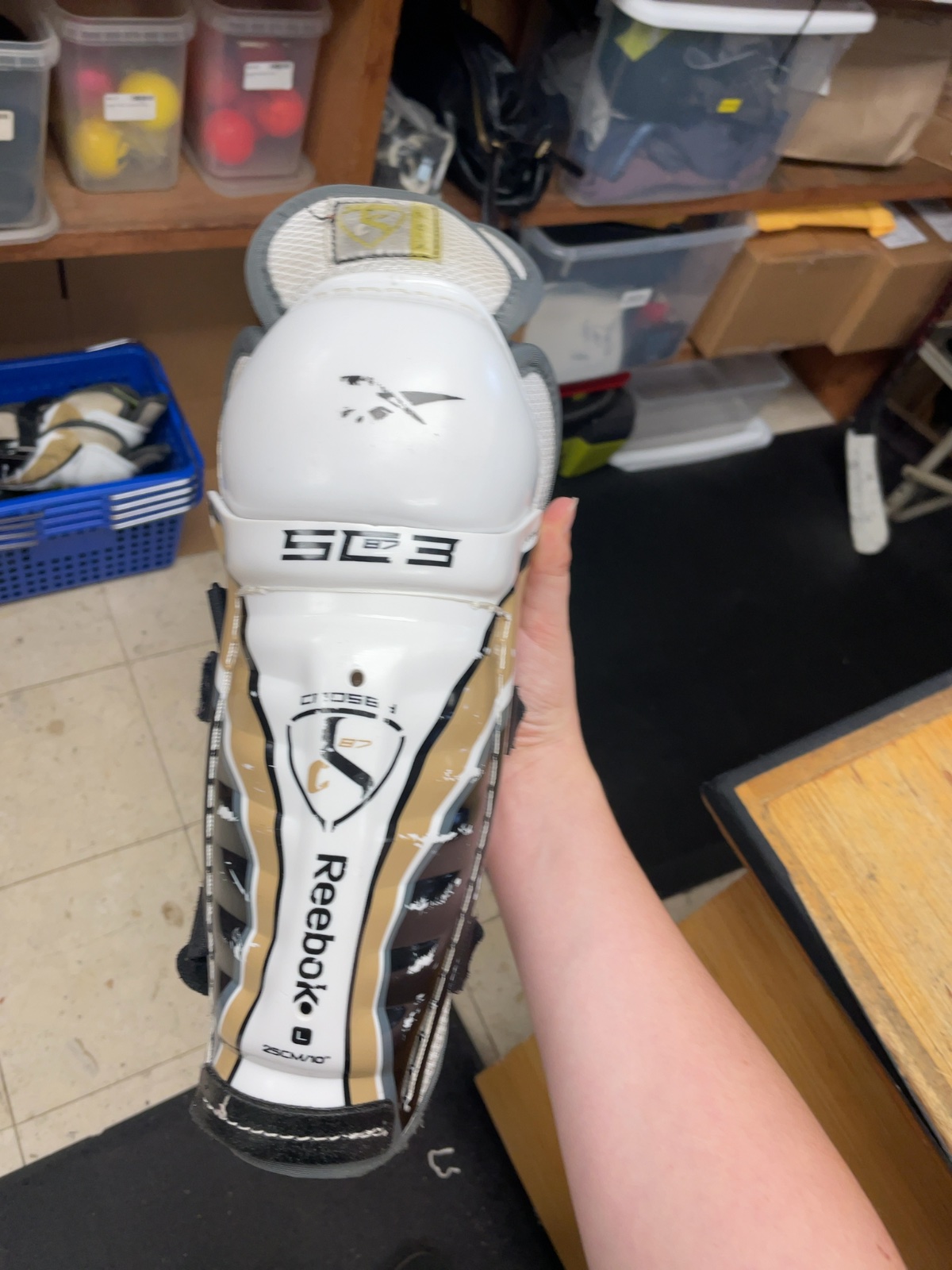 Reebok SC3 Hockey Shin Pads - Size Large 10"
