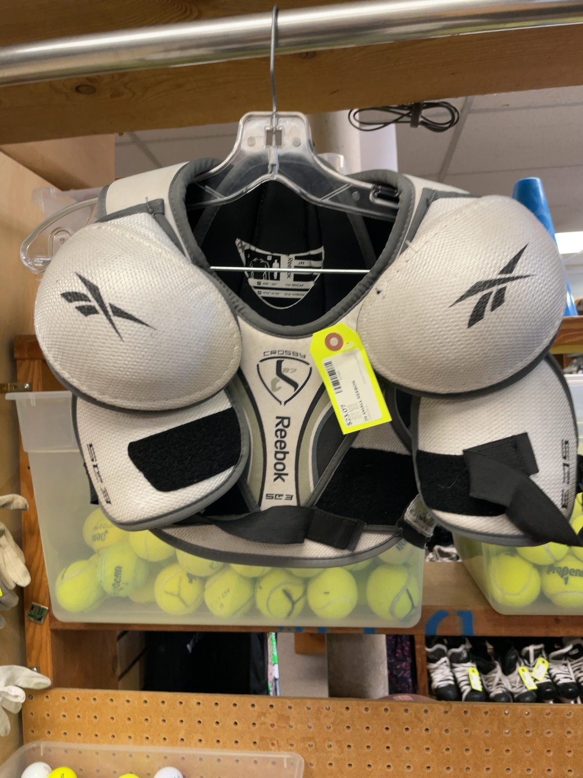 Reebok SC87 Junior Small Hockey Shoulder Pads