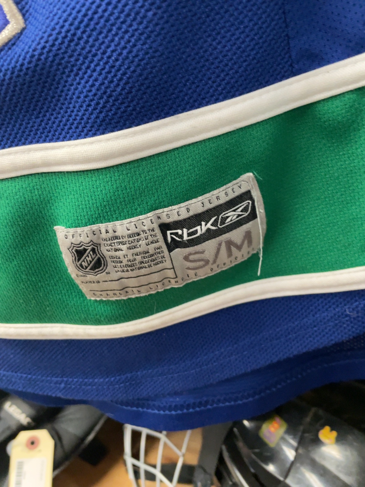 Reebok Vancouver Canucks Youth S/M NHL Hockey Jersey