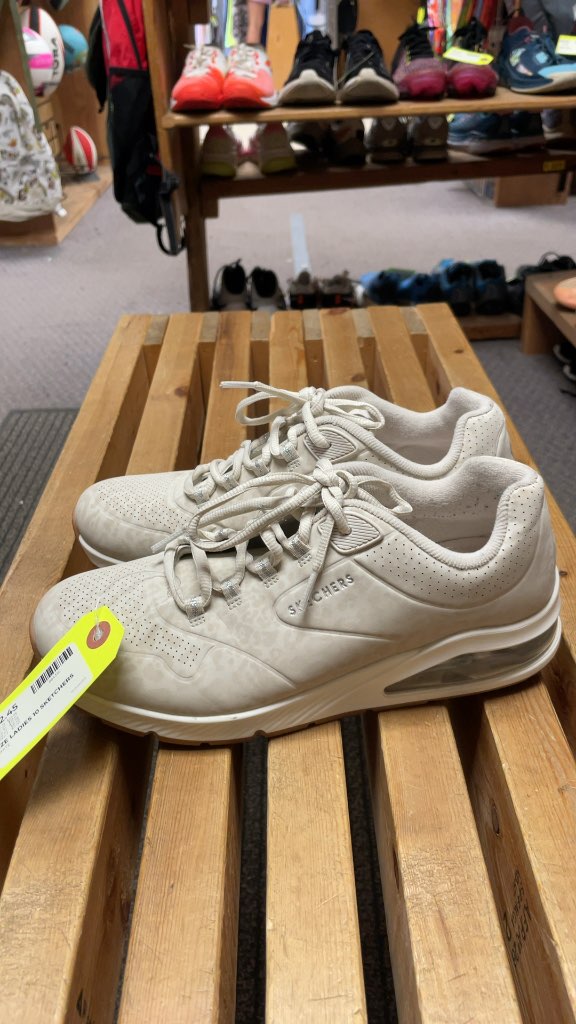 Skechers Ladies Size 10 Runners
