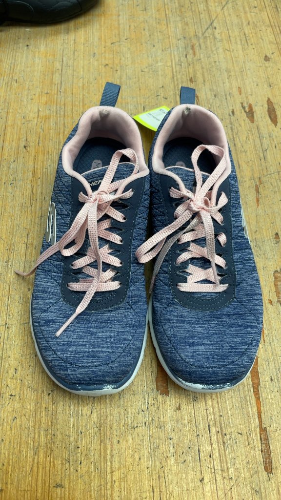 Skechers Size 5 Pink/Blue Runners