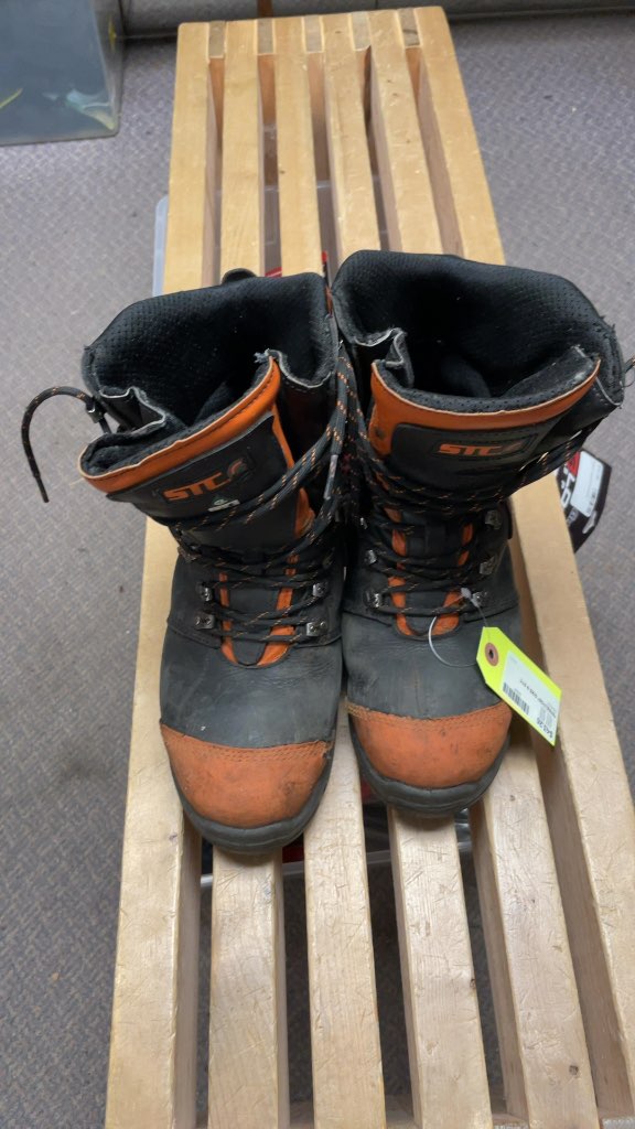 STC Steel Toe Work Boots - Size 9