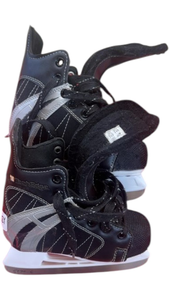 TechEdge Ice Skates Youth 12Y Used Black/Silver - image 1