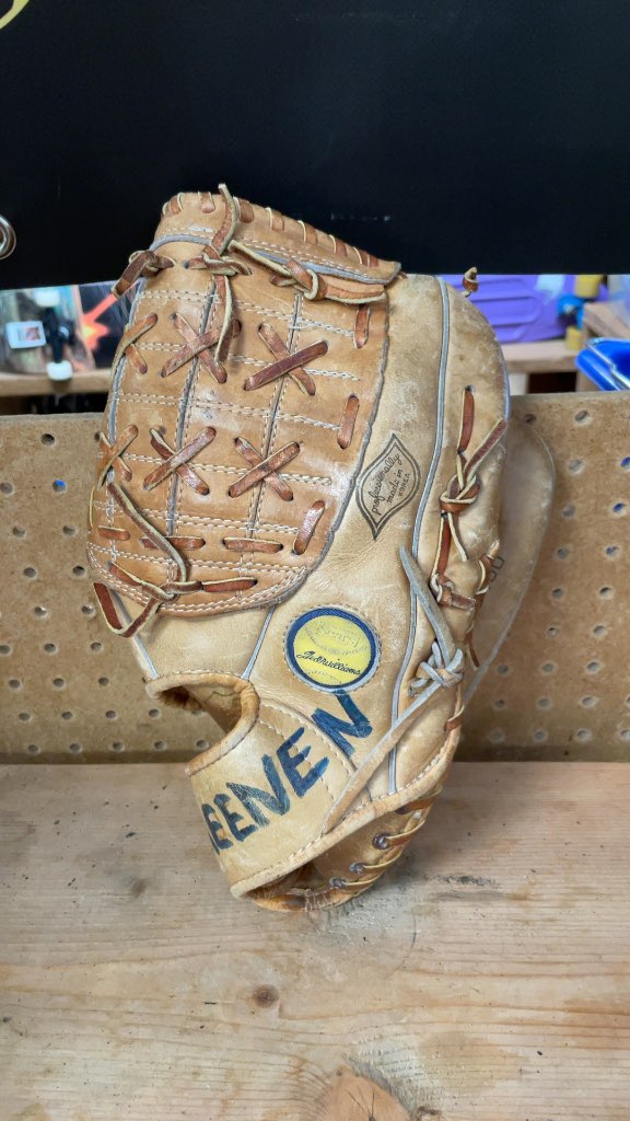 Ted Williams Model 400 13" Left Hand Throw Baseball Glove
