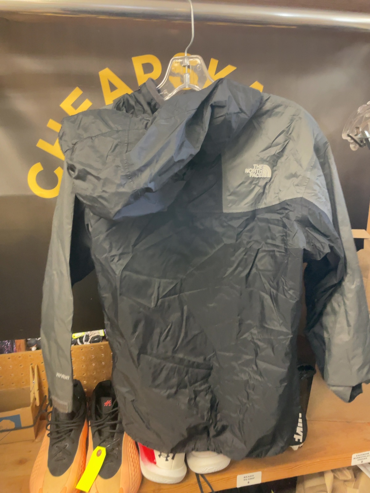 The North Face HyVent Rain Jacket Boys L (14/16) Black/Grey