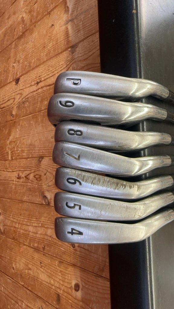 Titleist Golf Iron Set AP1 712 4-PW Used