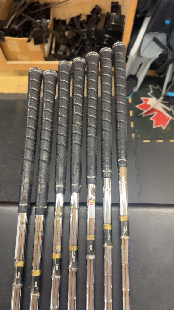 Titleist Golf Iron Set AP1 712 4-PW Used