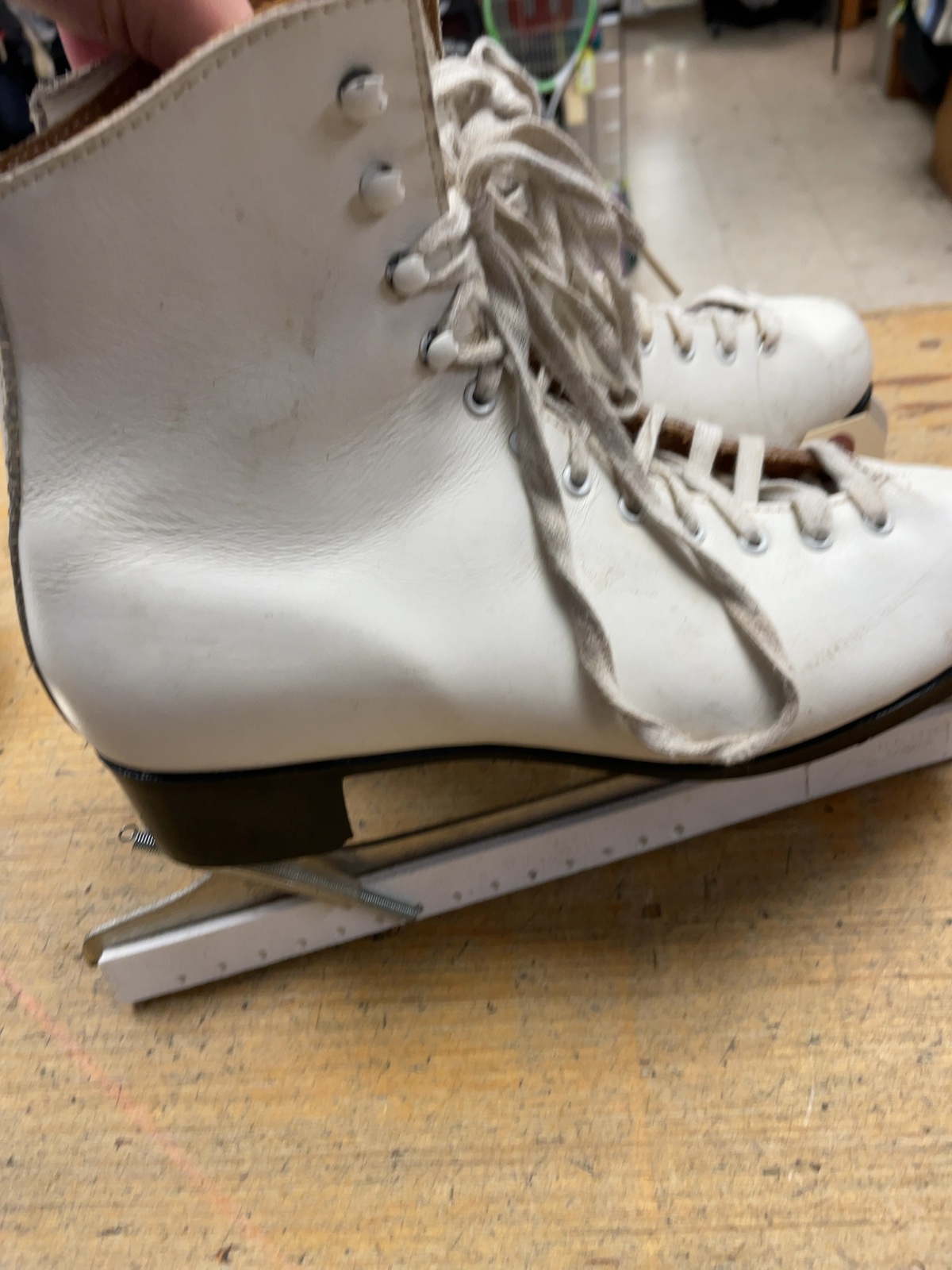 Trex Figure Skates Size 9 White