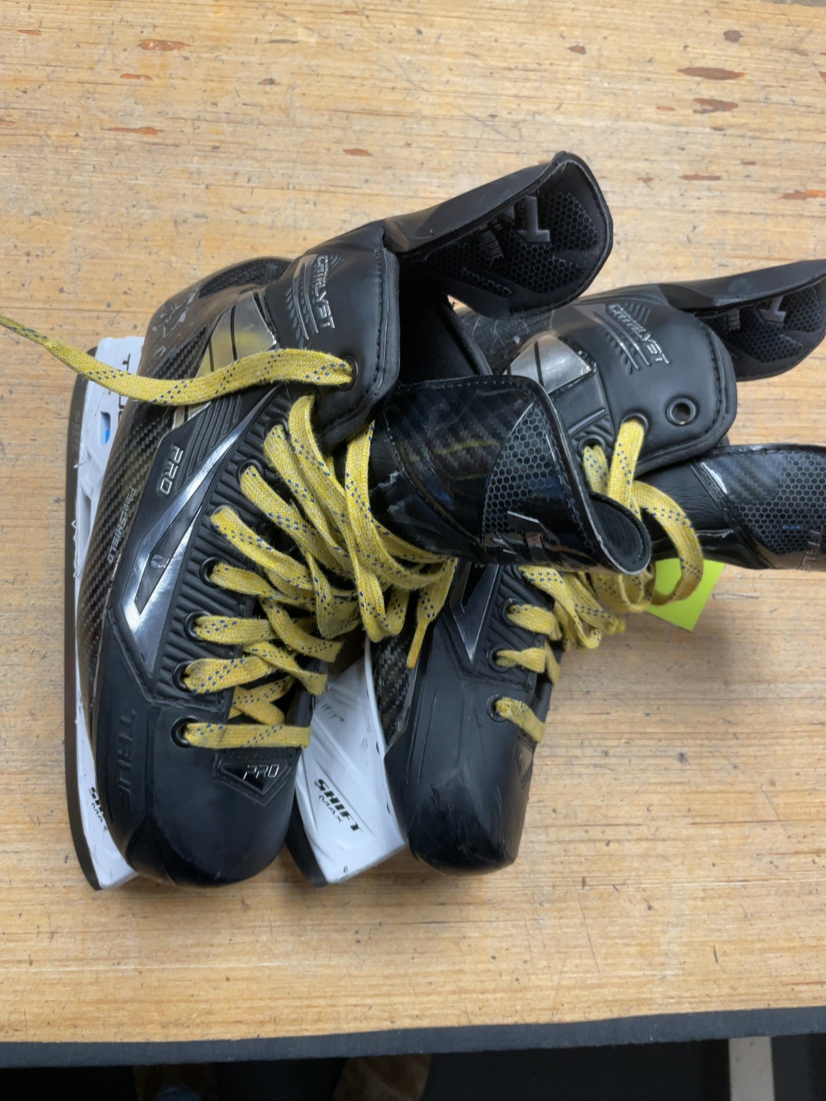 True Catalyst Size 5 Hockey Skates
