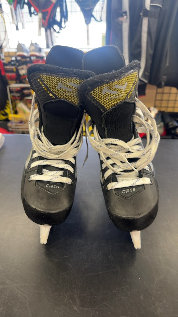TRUE Hockey Skates Catalyst CAT5 Used Size 4.5