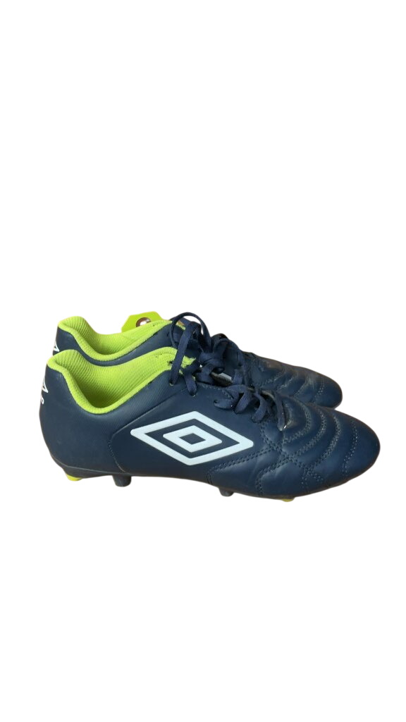 Umbro Soccer Cleats Size 6 Blue - image 1