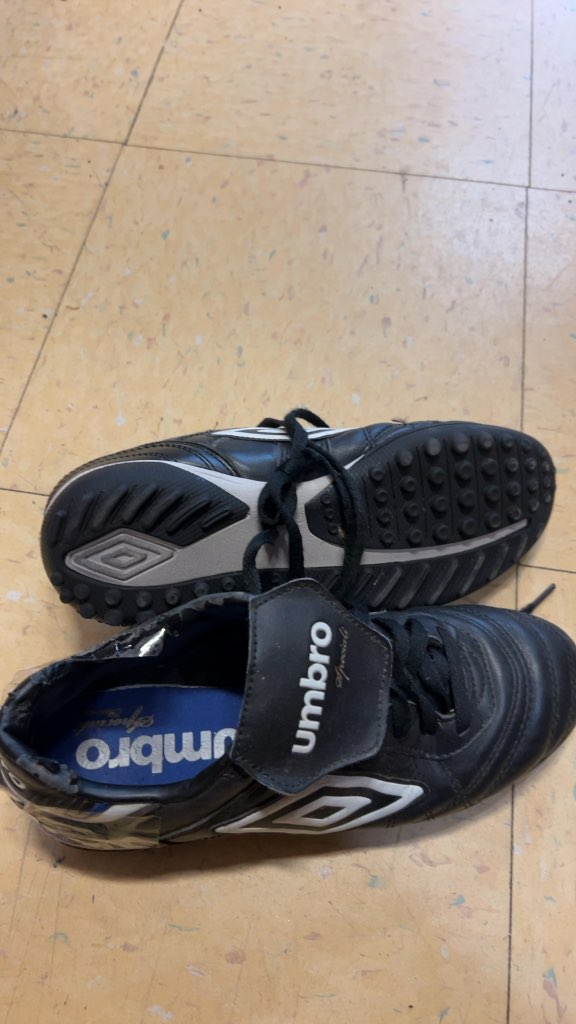 Umbro Soccer Cleats Speciali Black Used Size 5.5