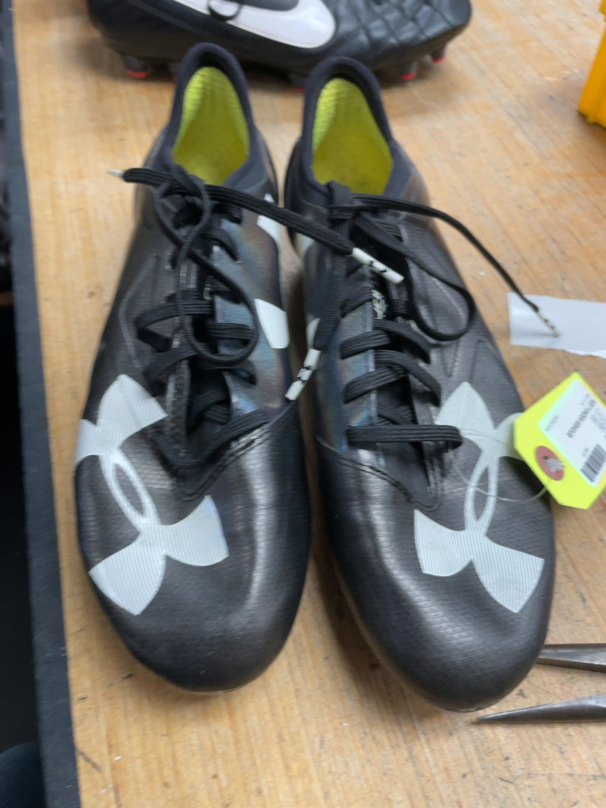 Under Armour Soccer Cleats Size 7 Black/White