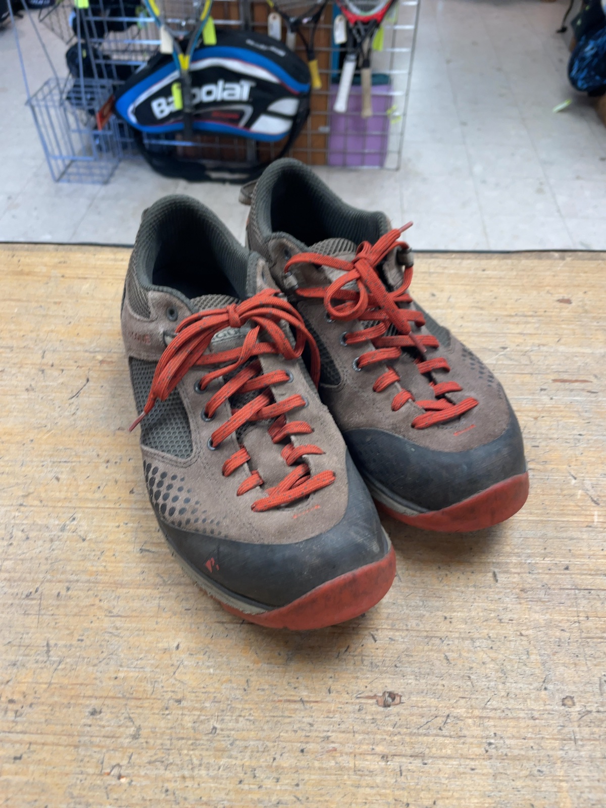 Vasque Hiking Shoes Size 10.5 Brown