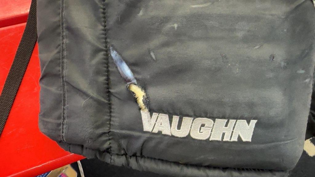 Vaughn Goalie Pants Velocity V6 2000 Pro Used Senior XS-tear on the right pant leg