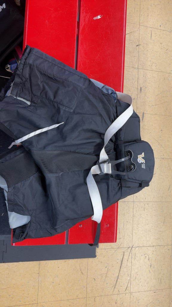 Vaughn Goalie Pants Velocity V6 2000 Pro Used Senior XS-tear on the right pant leg