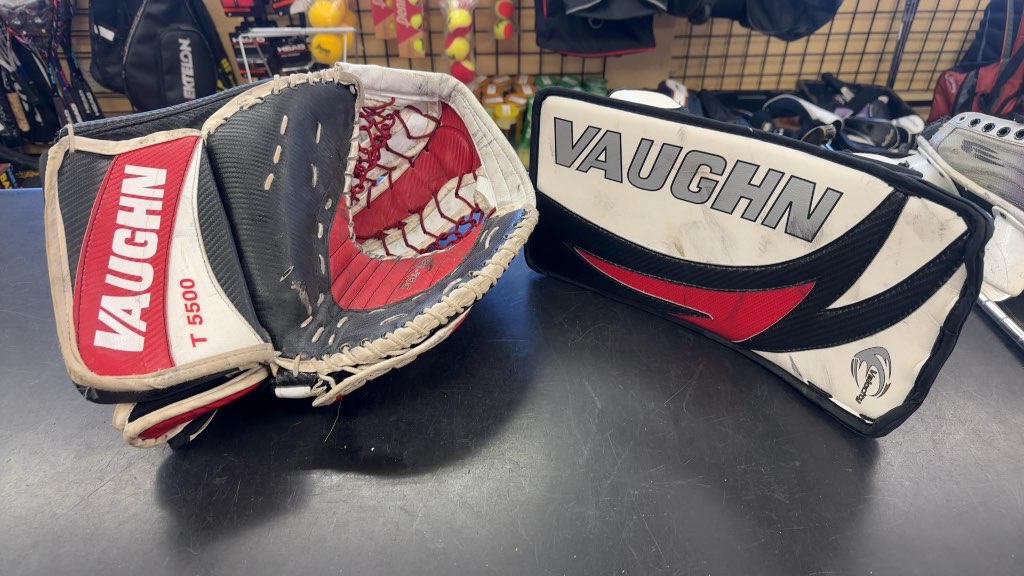 Vaughn T 5500 Catcher and Velocity Blocker Goalie Set - Used