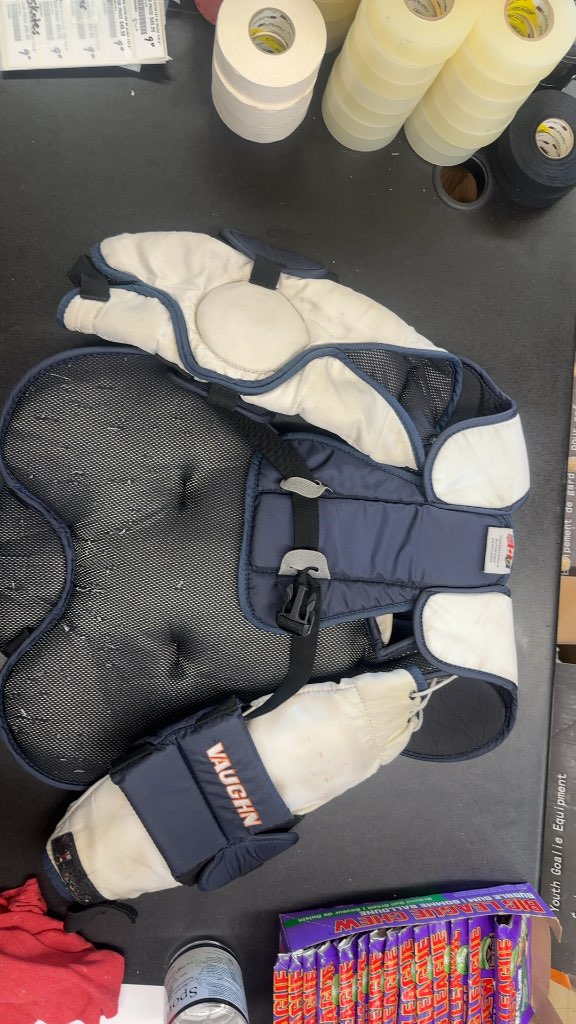 Vaughn Velocity 7100 Junior Goalie Chest and Arm Protector - Used - M/L