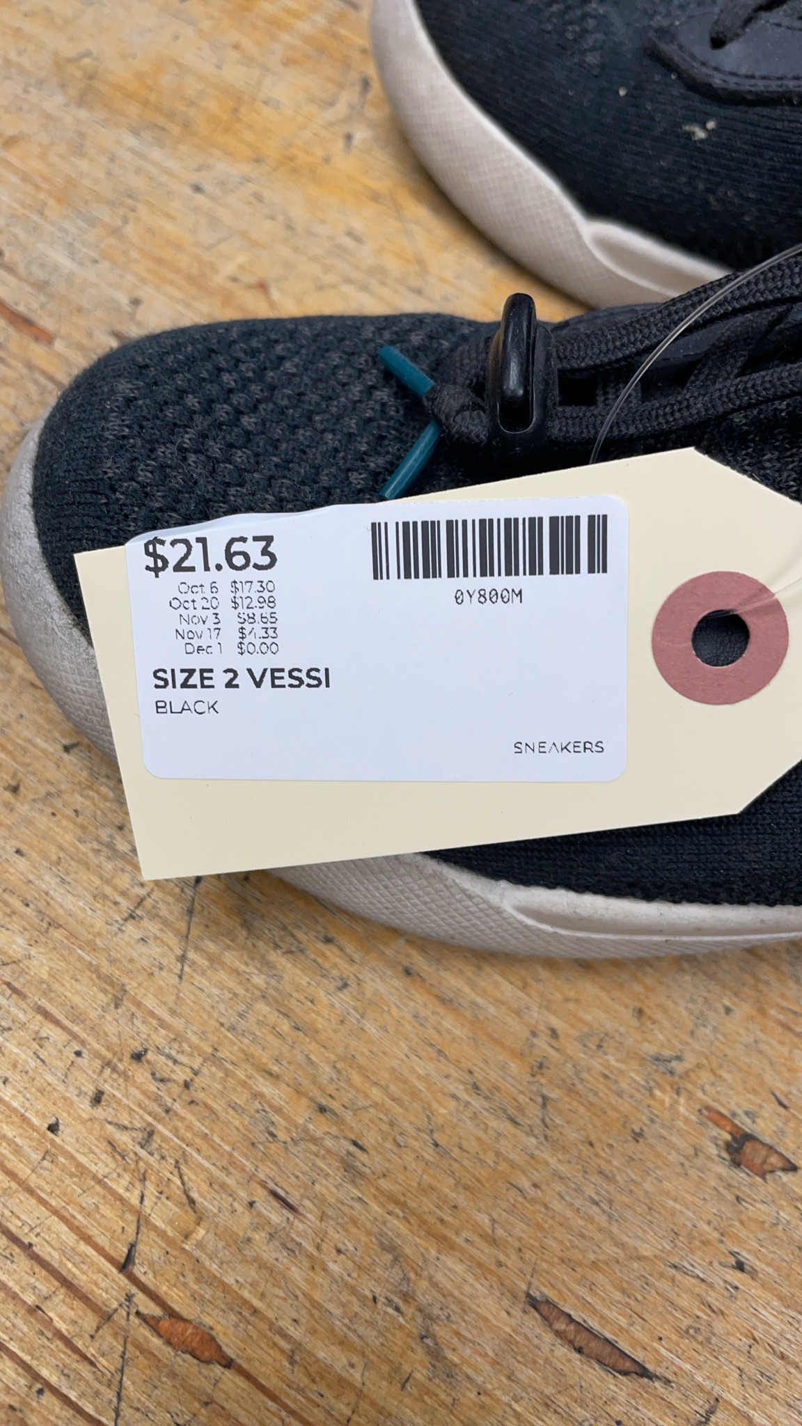 Vessi Weekend Size 2 Black Sneakers