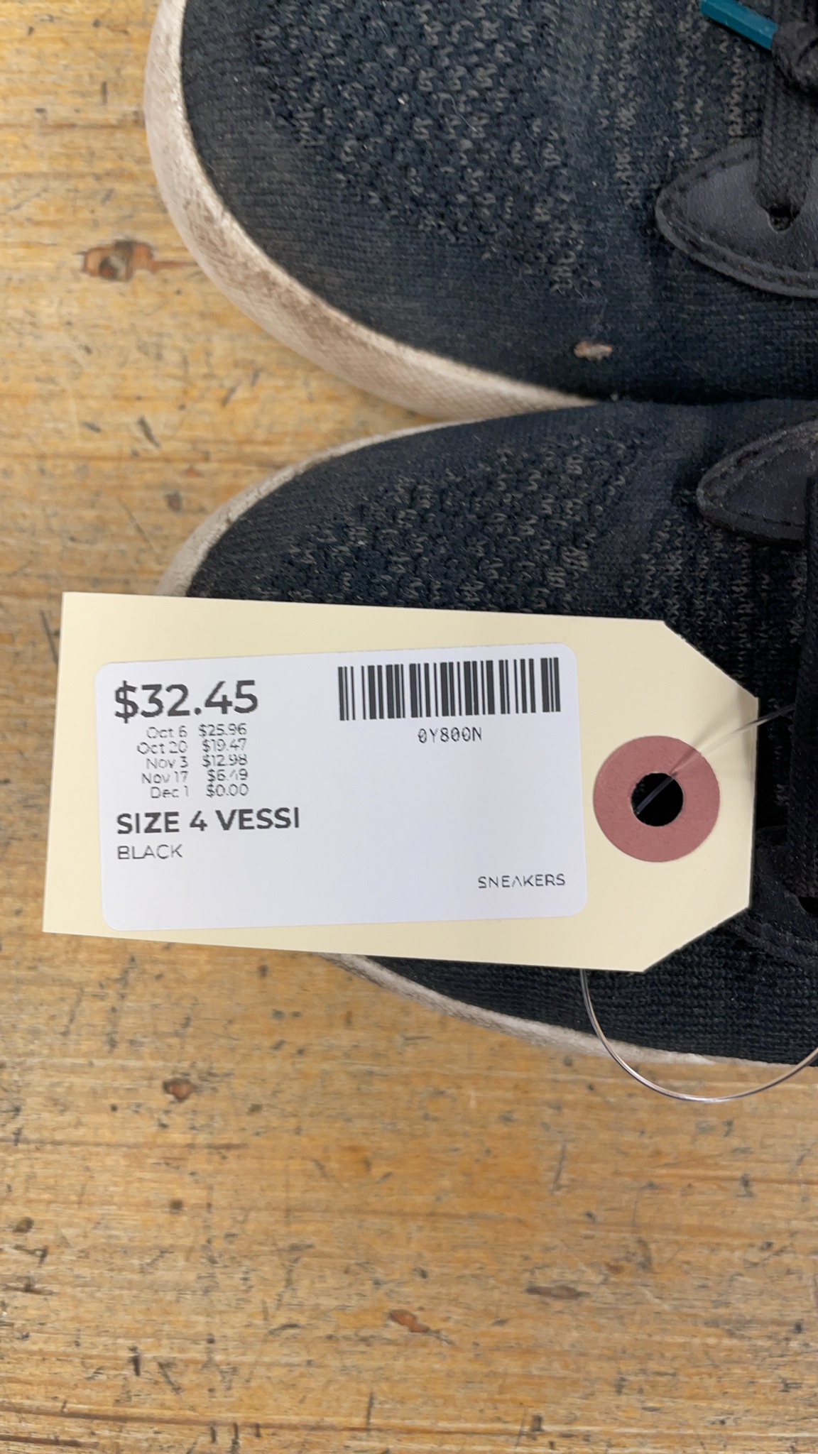 Vessi Weekend Size 4 Black Sneakers