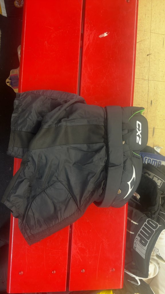 VIC CX2 Junior Hockey Pants Black Used Junior Medium