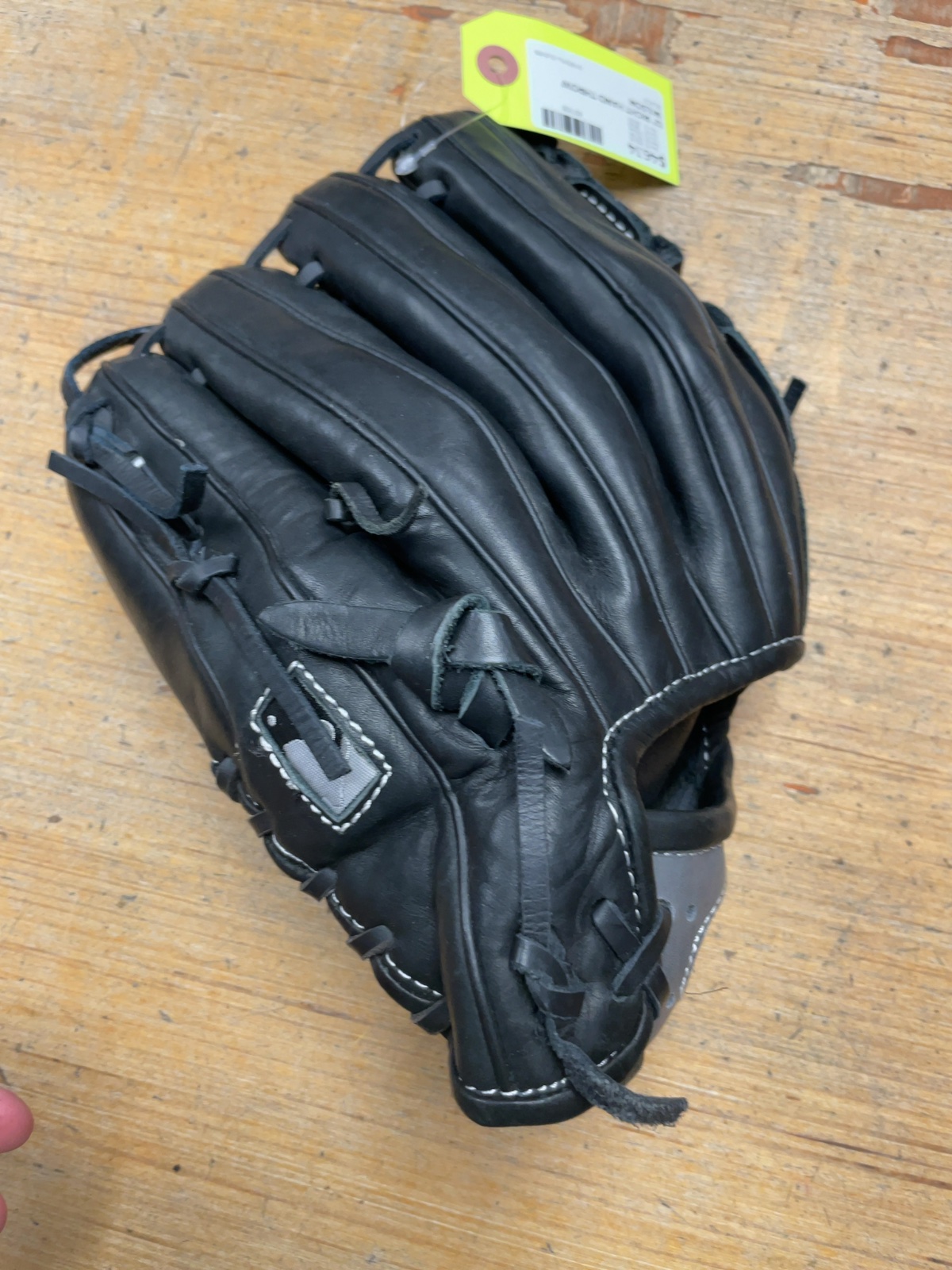 Wilson A12RB15 12" Right Hand Throw Baseball Glove