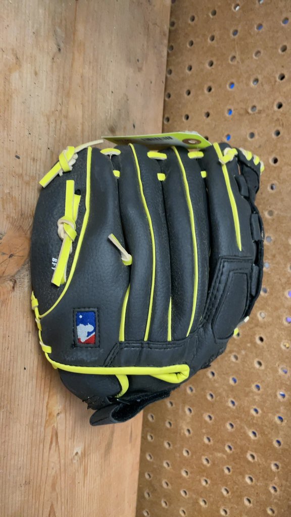 Wilson A200 11.5" Left-Hand Baseball Glove