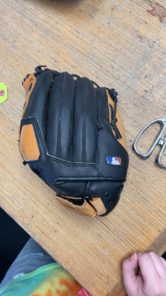 Wilson A350 11.5" Right Hand Throw Baseball Glove