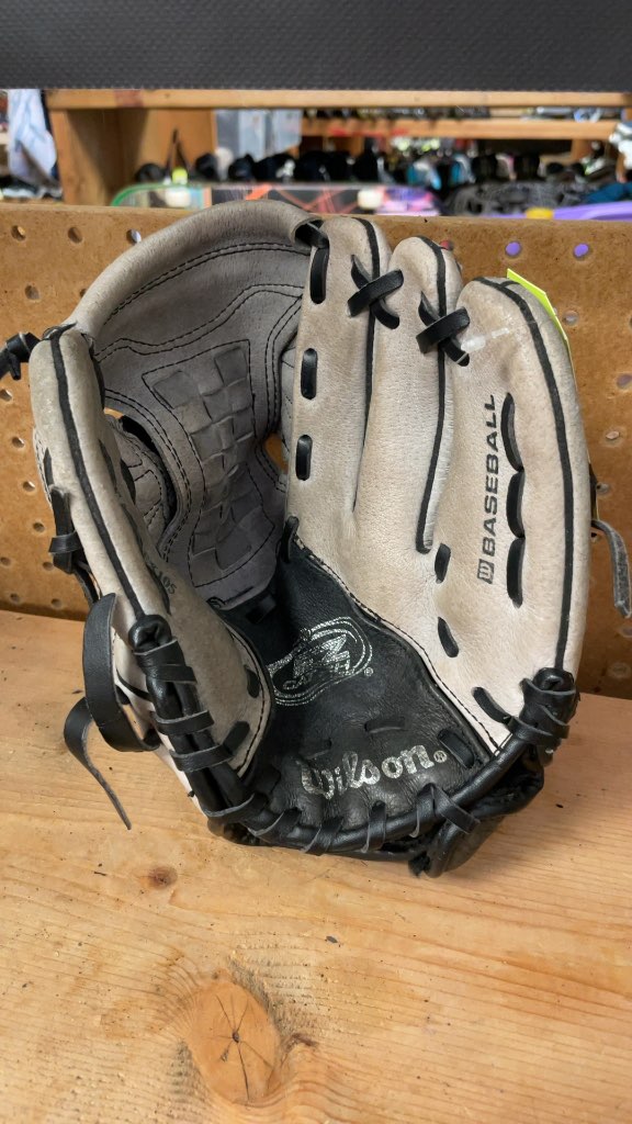 Wilson EZ Catch 10.5" Baseball Glove - Grey/Black