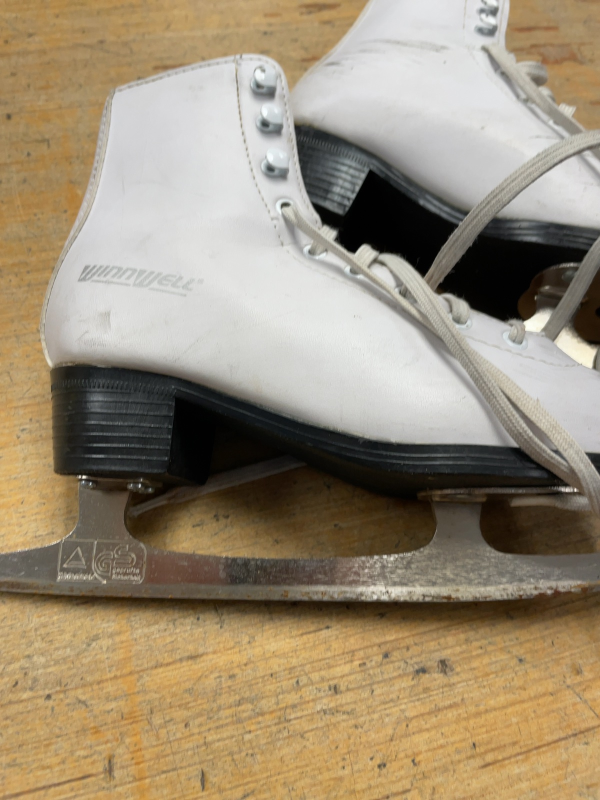 Winnwell Figure Skates Size 1 White