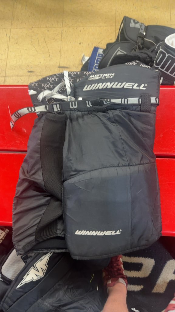 Winnwell Hockey Pants Comp XT Black Good Condition Junior Small