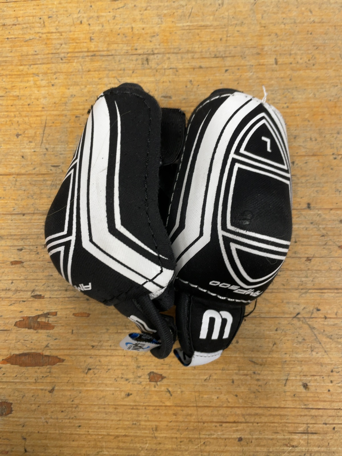Winwell AMP500 Youth Medium Hockey Elbow Pads