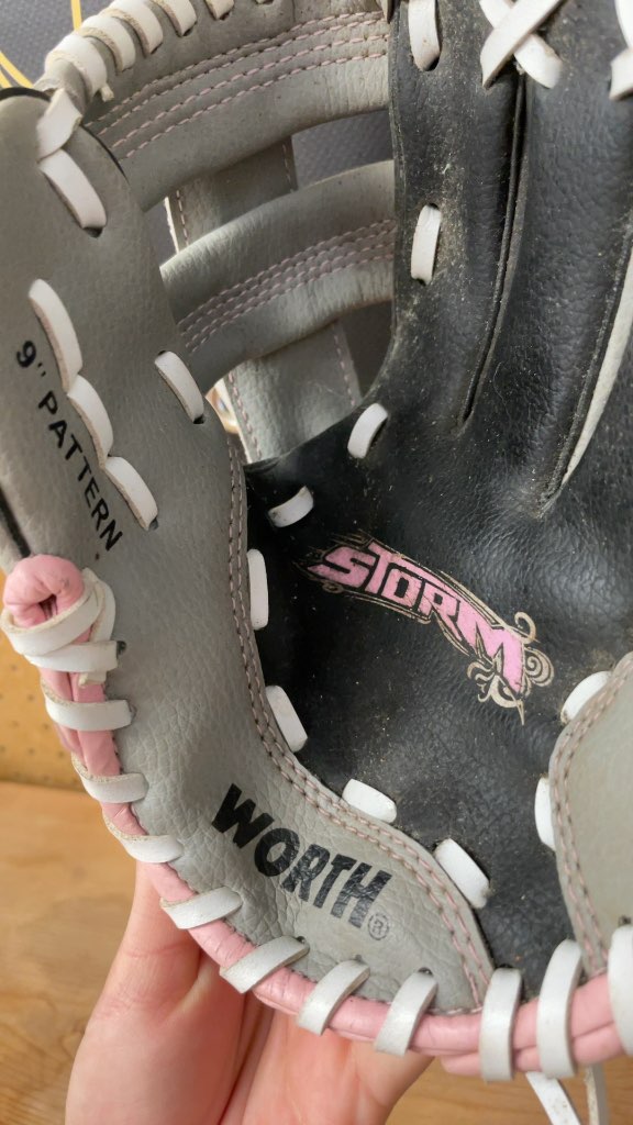 Worth Storm 9" Left Hand Baseball Glove - Grey/Pink