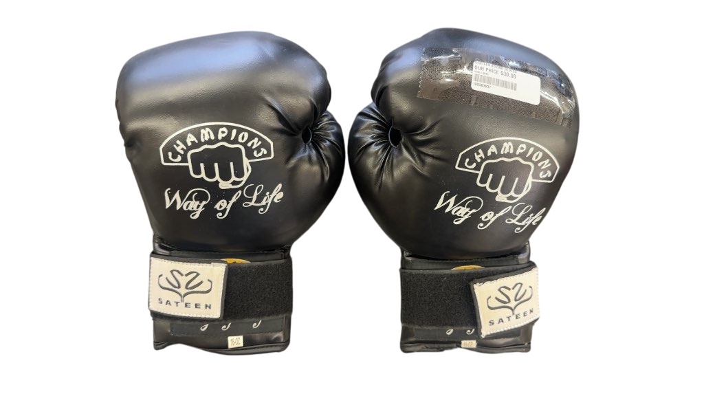 Sateen Boxing Gloves Champions Way of Life Black Good Condition 16oz