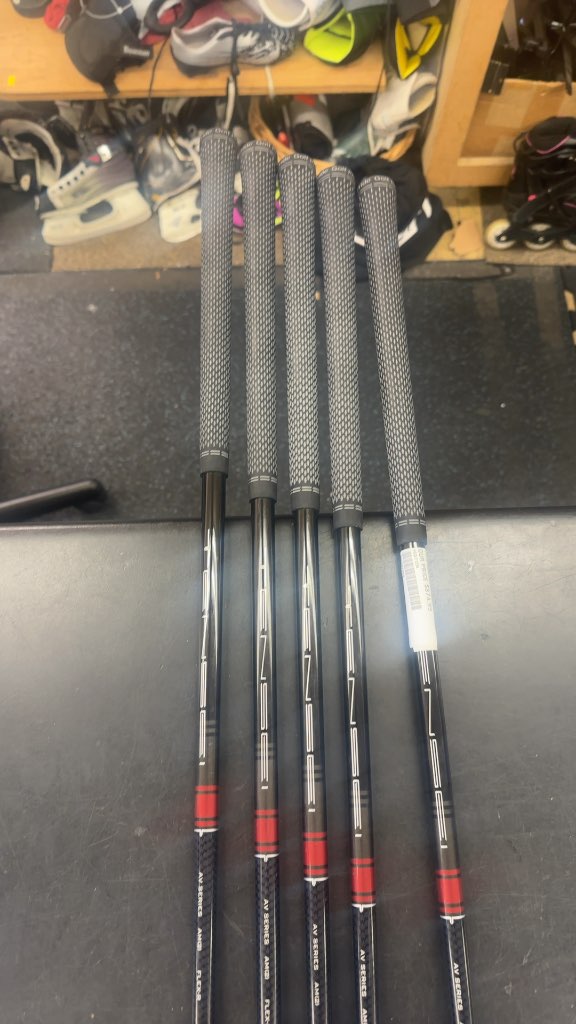 Titleist T400 Iron Set 6-PW Graphite Regular Flex Very Good Condition