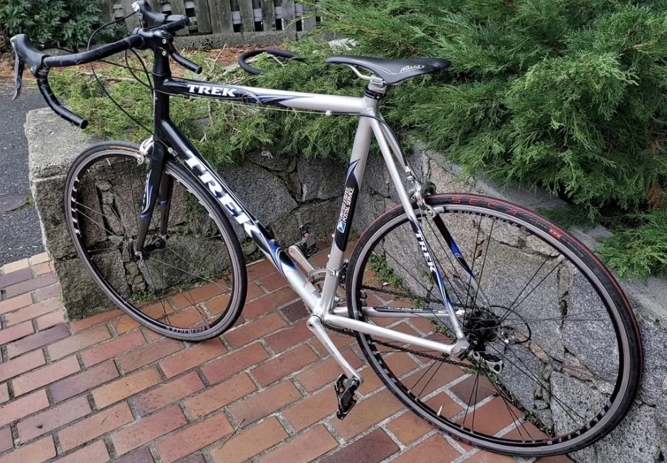 Trek USPS Edition Road Bike - Shimano Ultegra - North Vancouver - image 3