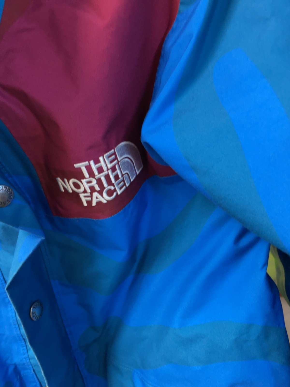 The North Face x KAWS Boy's Size L (14/16) DryVent Rain Jacket