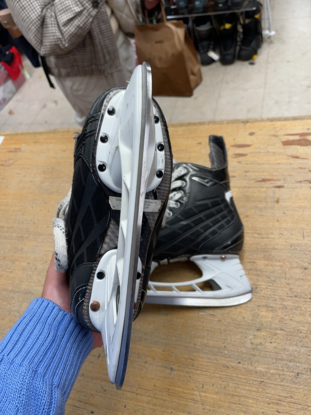 Bauer Nexus 5000 Size 2EE Hockey Skates