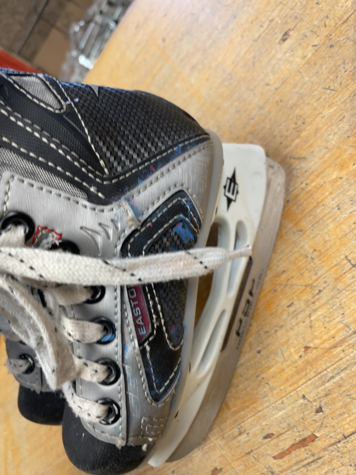 Easton Stealth SE10 Size Y9 Hockey Skates
