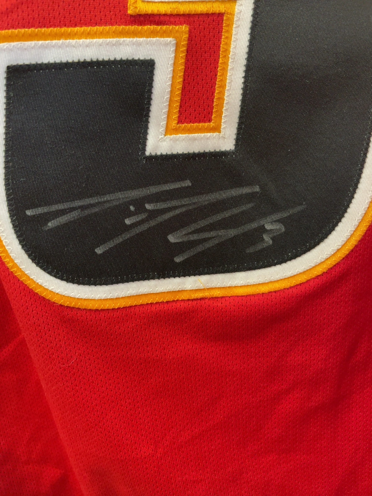 Reebok Rbk Calgary Flames Dion Phaneuf #3 Signed Jersey Size M