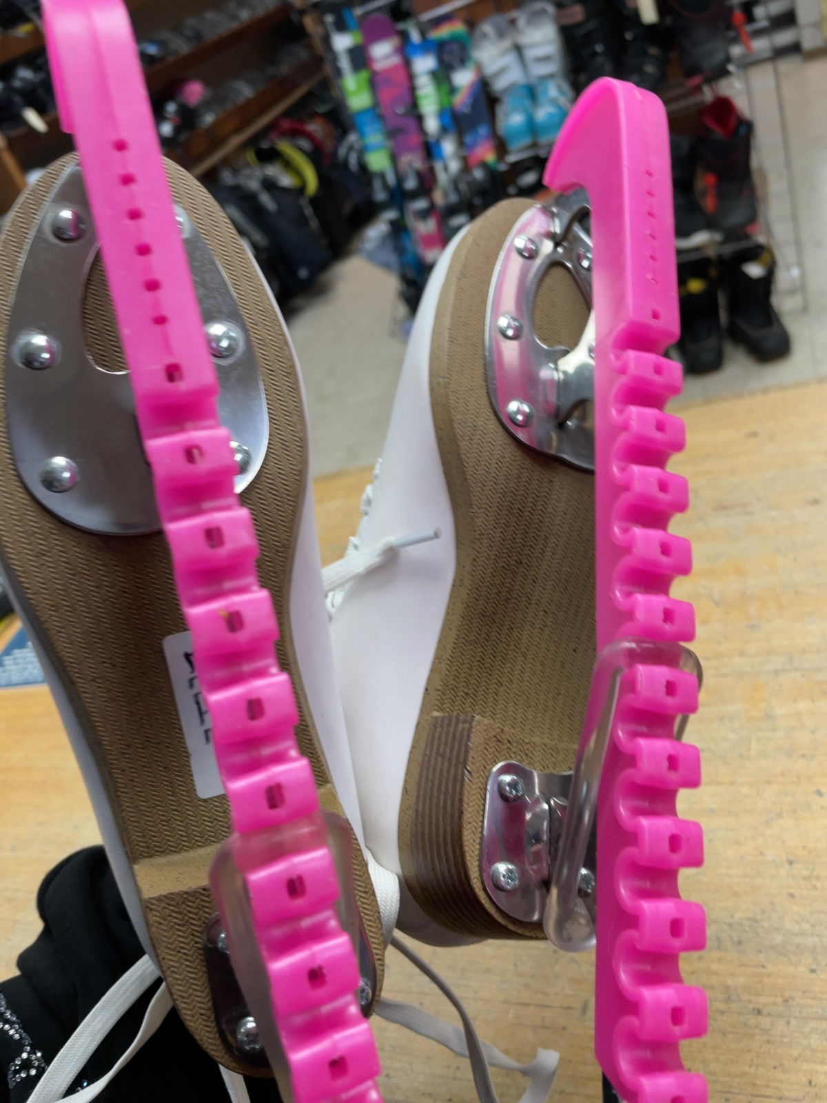 VIC Dream Size 3 US Figure Skates