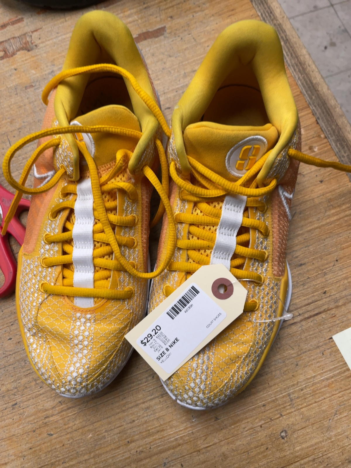 Nike Sabrina 1 Size 8 Court Shoes