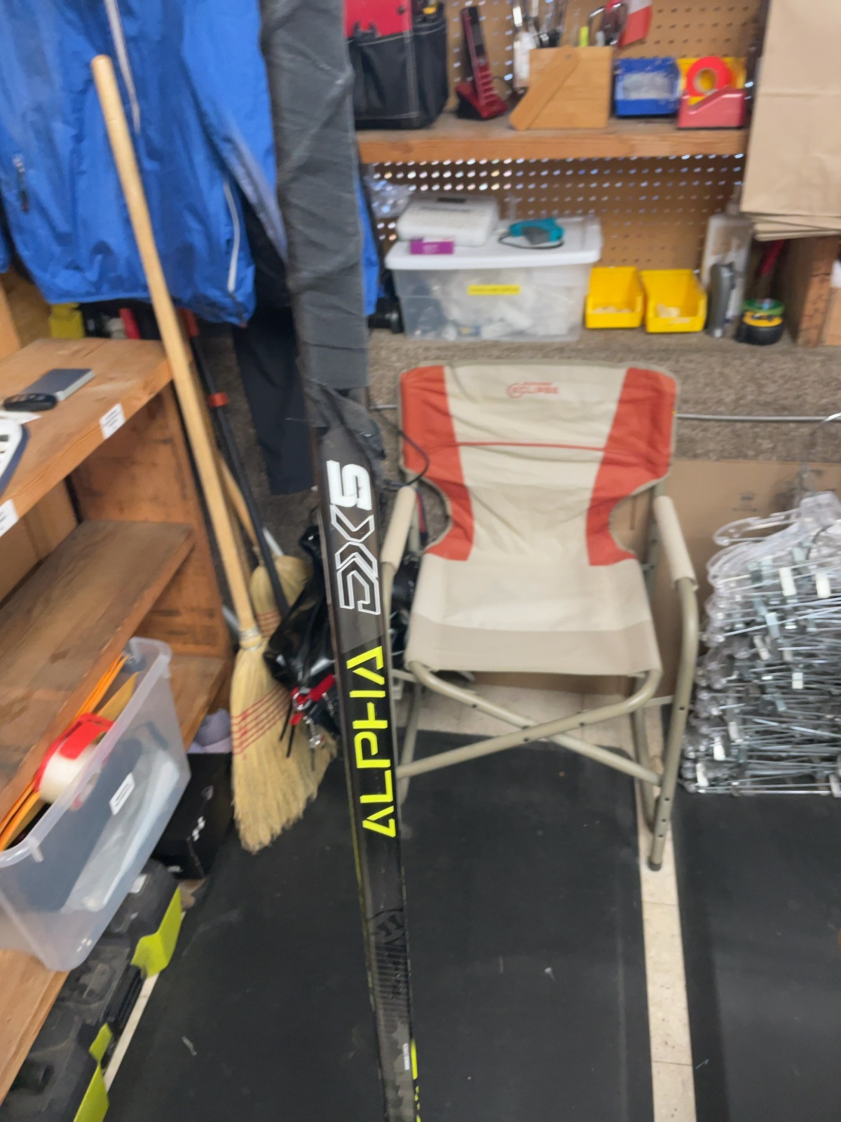 Warrior Alpha DX5 Senior 85 Flex Right Hand Hockey Stick