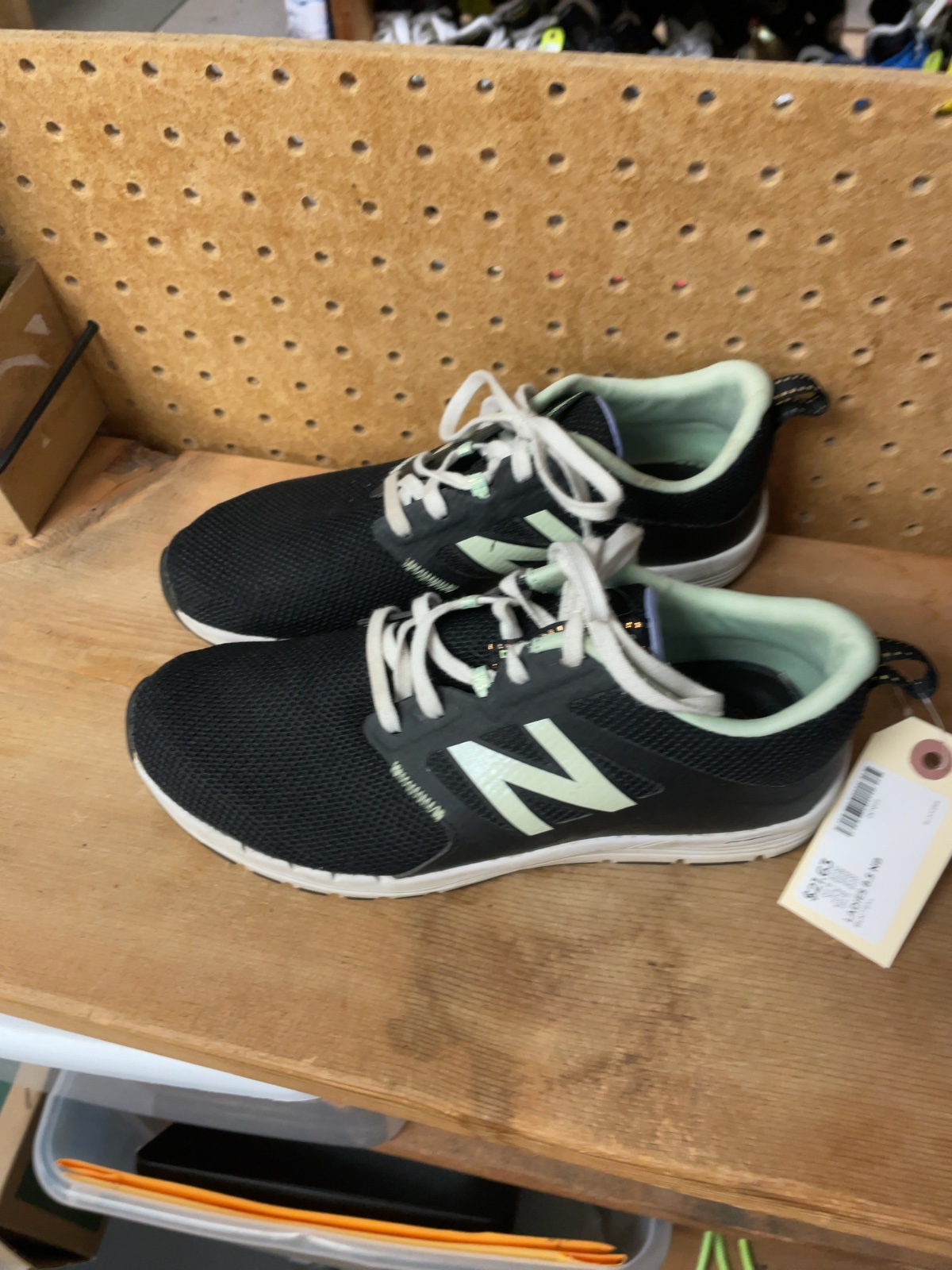New Balance WX577FK5 Size 8.5 US Running Shoes