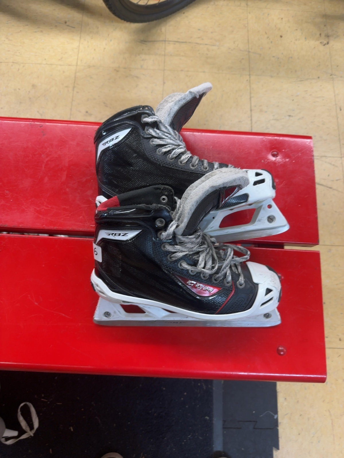 CCM RBZ Ice Hockey Goalie Skates Size 6